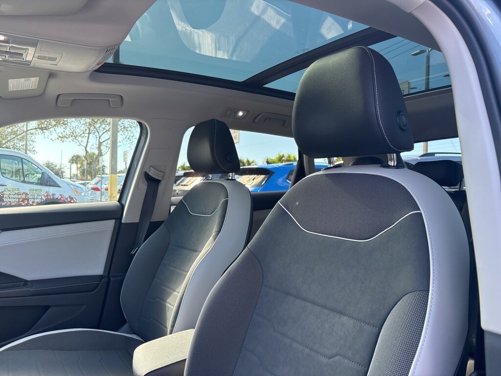 Certified 2025 Volkswagen Taos 1.5T SE SUV