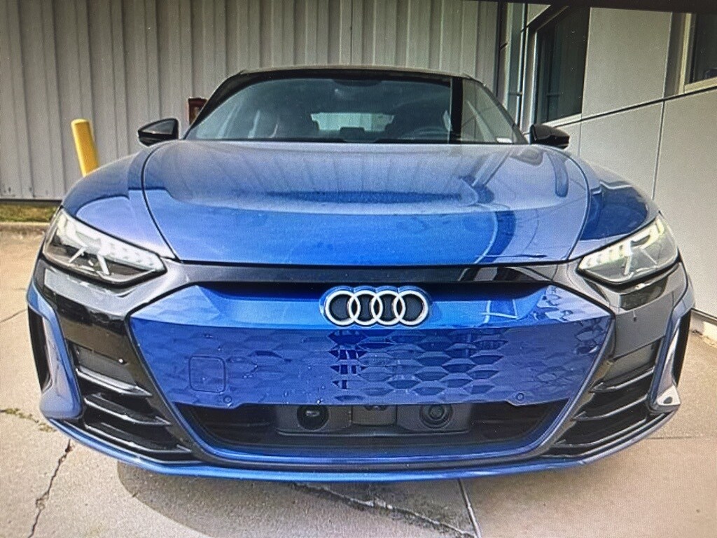 2023 Audi e-tron GT Prestige photo 3