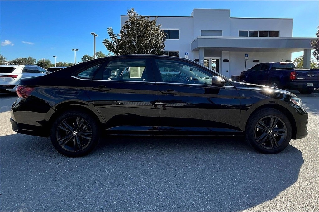 Certified 2023 Volkswagen Jetta 1.5T SE Sedan