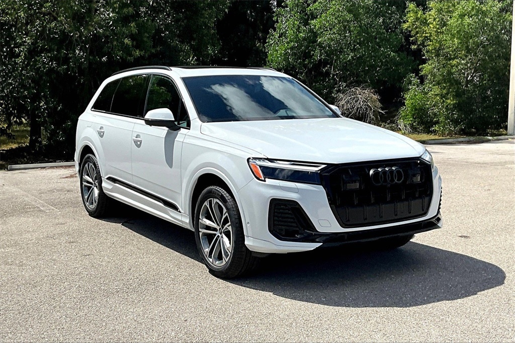 New 2026 Audi Q7 45 Premium SUV