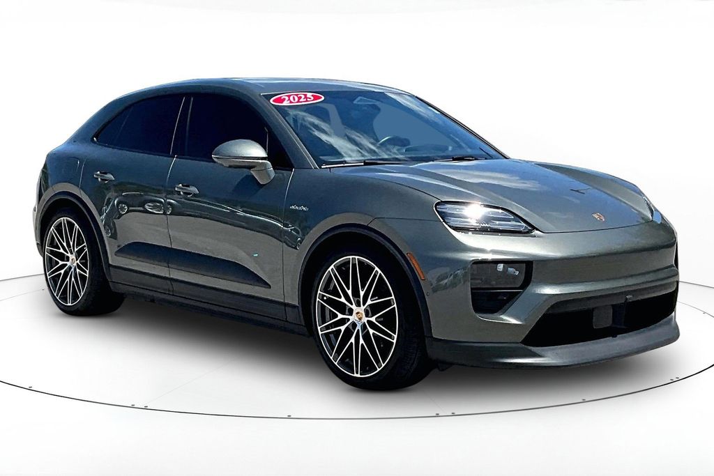 2025 Porsche Macan Macan 4 Electric's photo