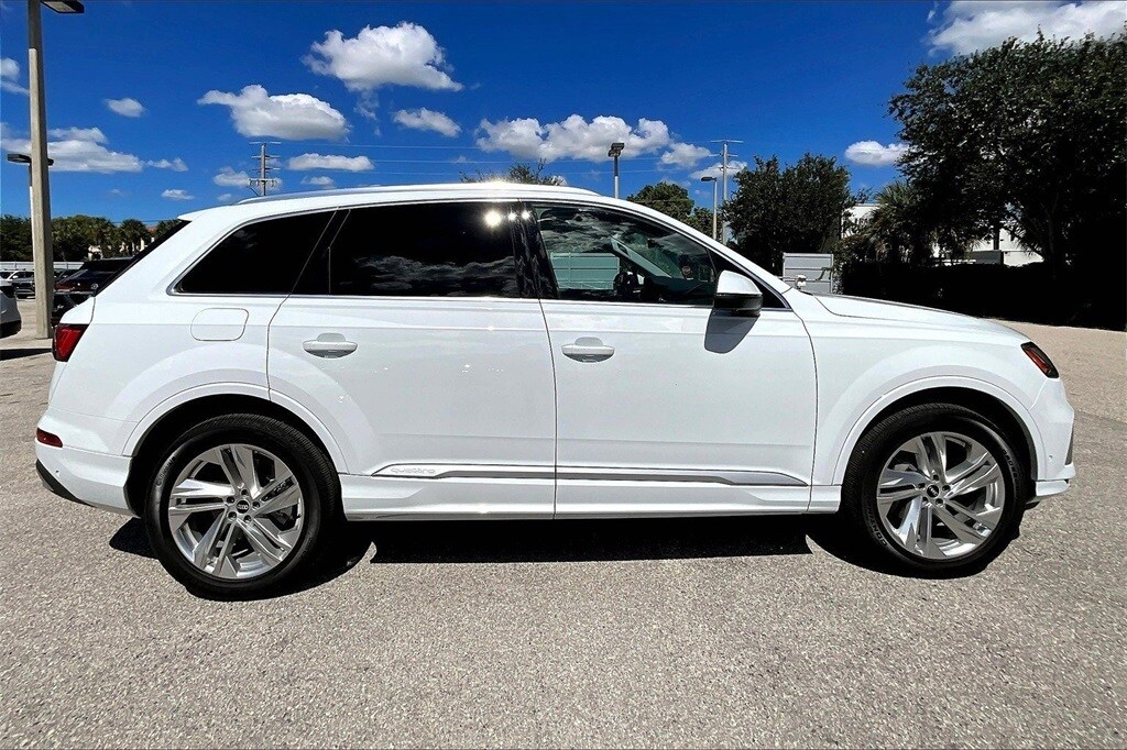 2021 Audi Q7 55 Premium Plus photo 4