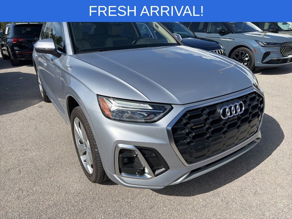2024 Audi Q5 45 Premium Plus's photo