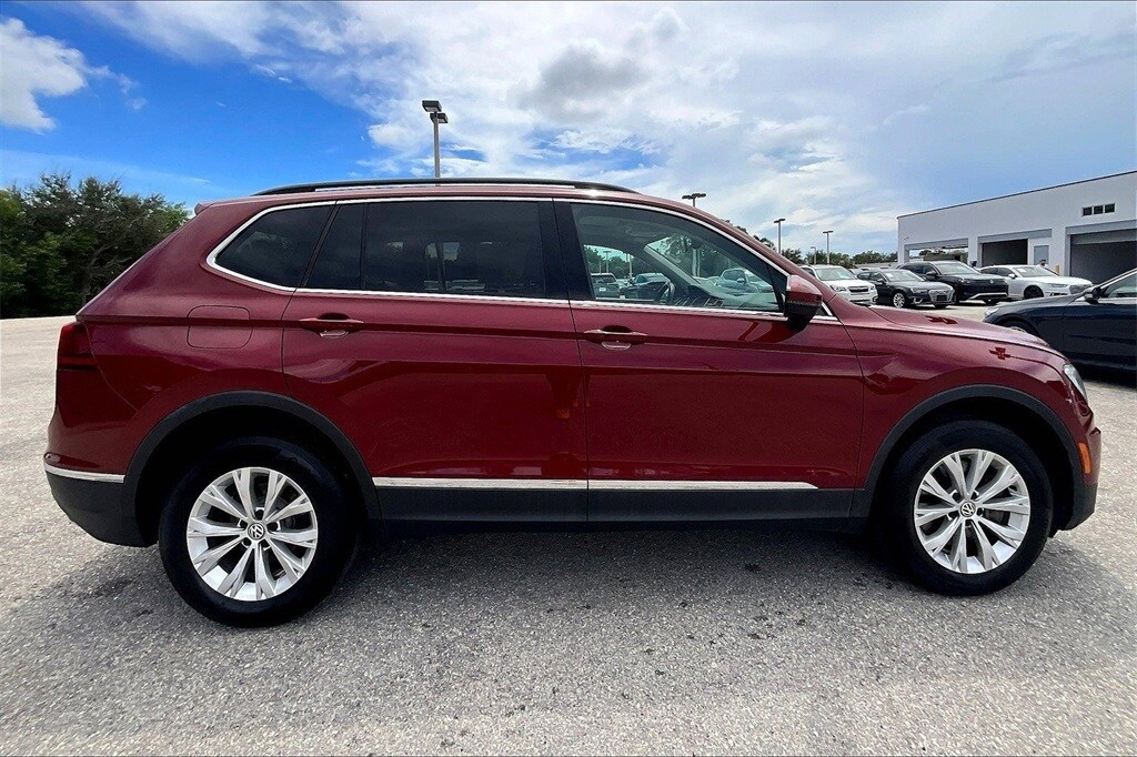 2018 Volkswagen Tiguan SE photo 2
