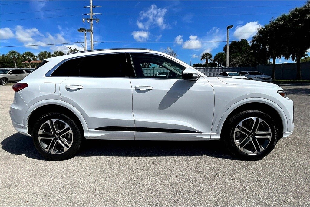 2025 Audi Q5 2.0T Premium Plus photo 4