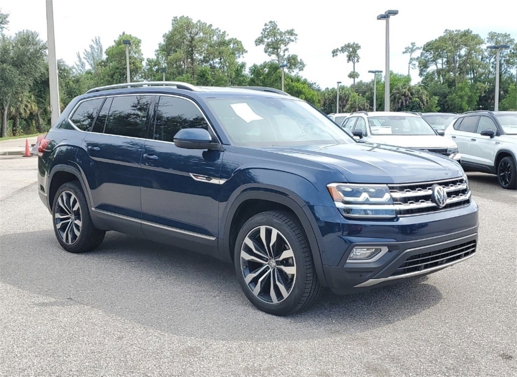 Used 2019 Volkswagen Atlas SEL Premium with VIN 1V2NR2CAXKC604702 for sale in Naples, FL