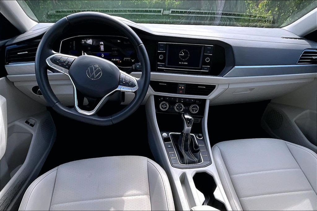 Certified 2023 Volkswagen Jetta 1.5T SE Sedan