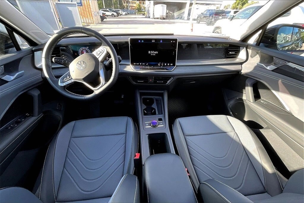 Used 2025 Volkswagen Tiguan 2.0T SE SUV