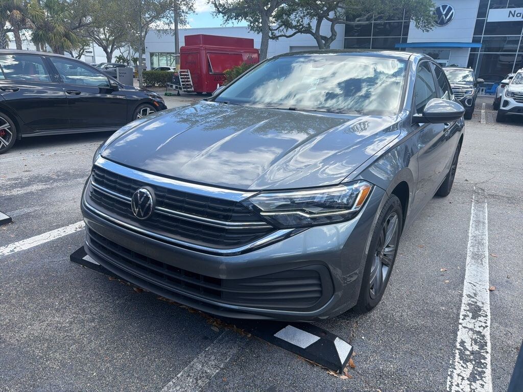 Certified 2023 Volkswagen Jetta 1.5T SE Sedan