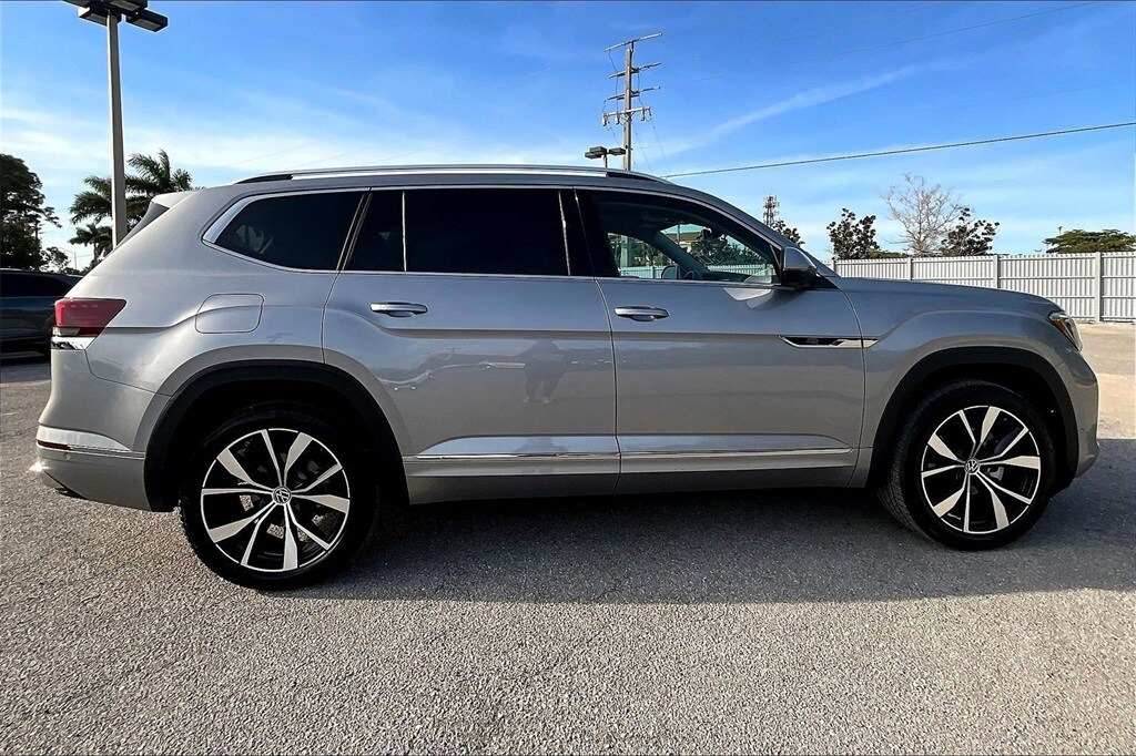2025 Volkswagen Atlas SEL Premium R-Line photo 4