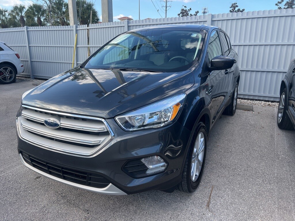 2019 Ford Escape SE photo 3