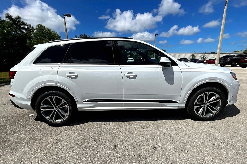 New 2026 Audi Q7 45 Premium SUV