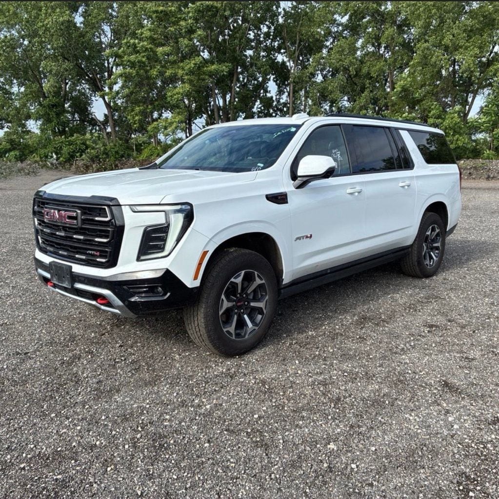 2025 GMC Yukon AT4 Ultimate's photo