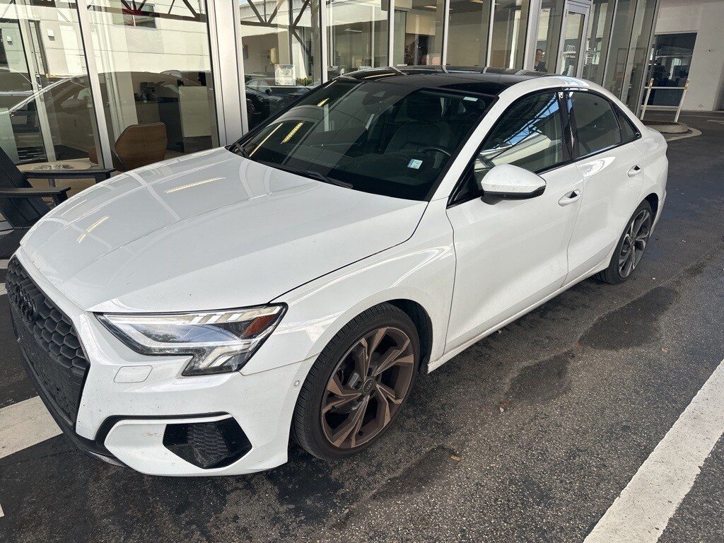 2023 Audi A3 40 Premium Plus photo 3