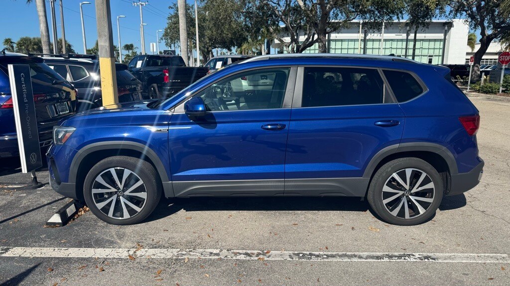 2022 Volkswagen Taos SE photo 3