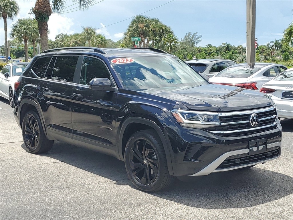 Used 2023 Volkswagen Atlas SE w/Tech with VIN 1V2HR2CA1PC536813 for sale in Naples, FL