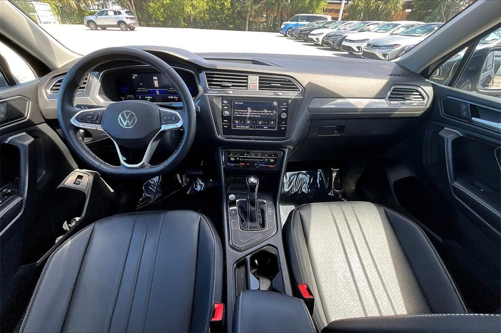 2022 Volkswagen Tiguan SE photo 3