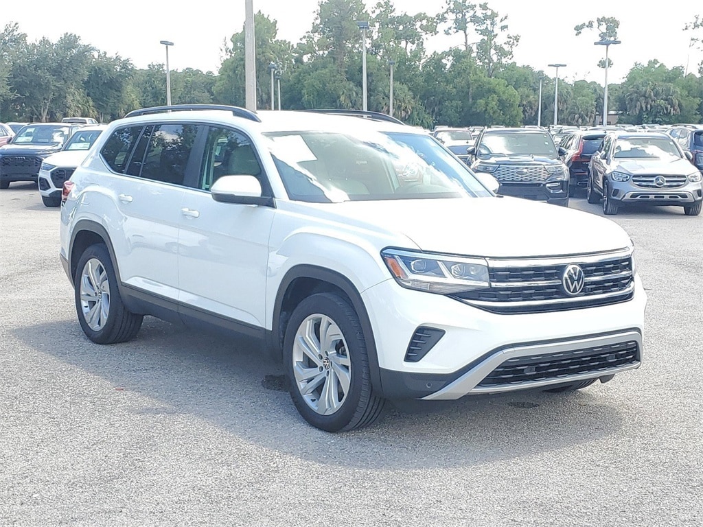 Used 2021 Volkswagen Atlas SE w/Tech with VIN 1V2JR2CA4MC563338 for sale in Naples, FL