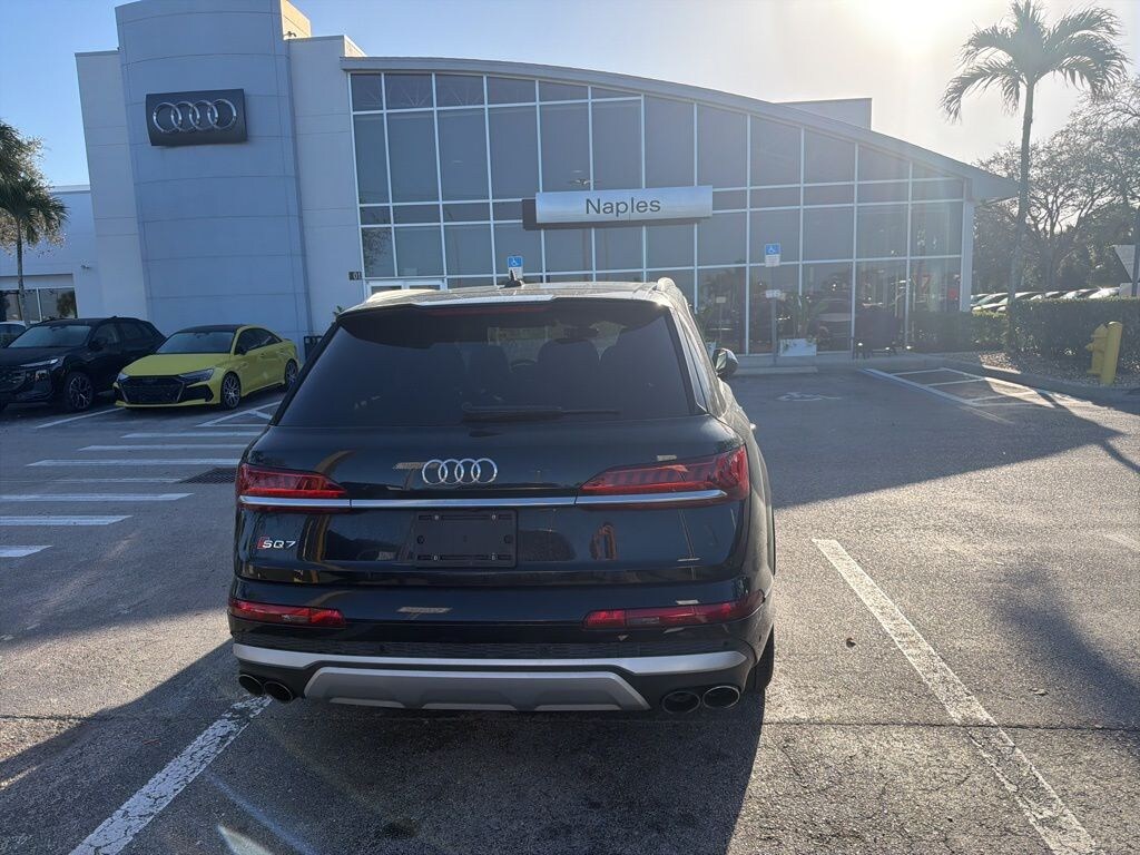 Certified 2022 Audi SQ7 Prestige