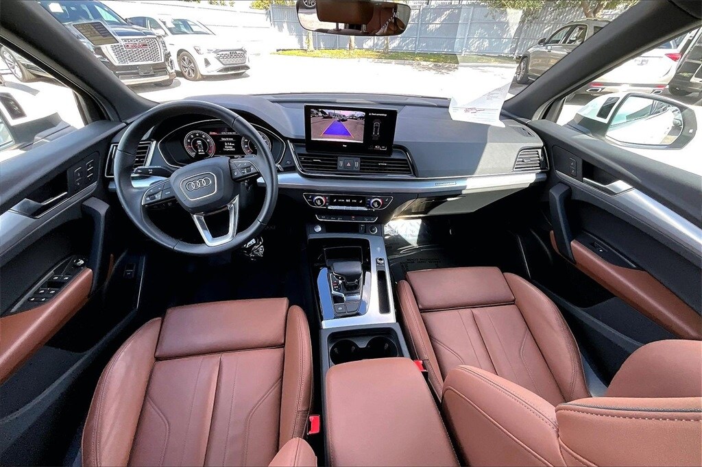 2025 Audi Q5 45 S line Premium photo 3