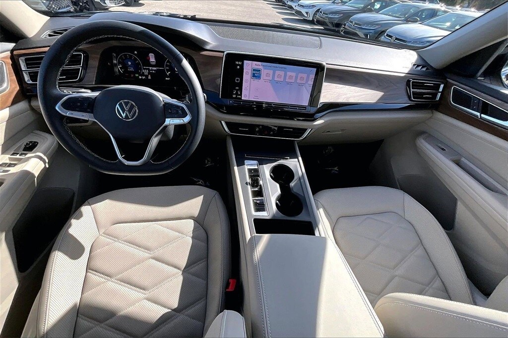 Certified 2025 Volkswagen Atlas 2.0T SE SUV