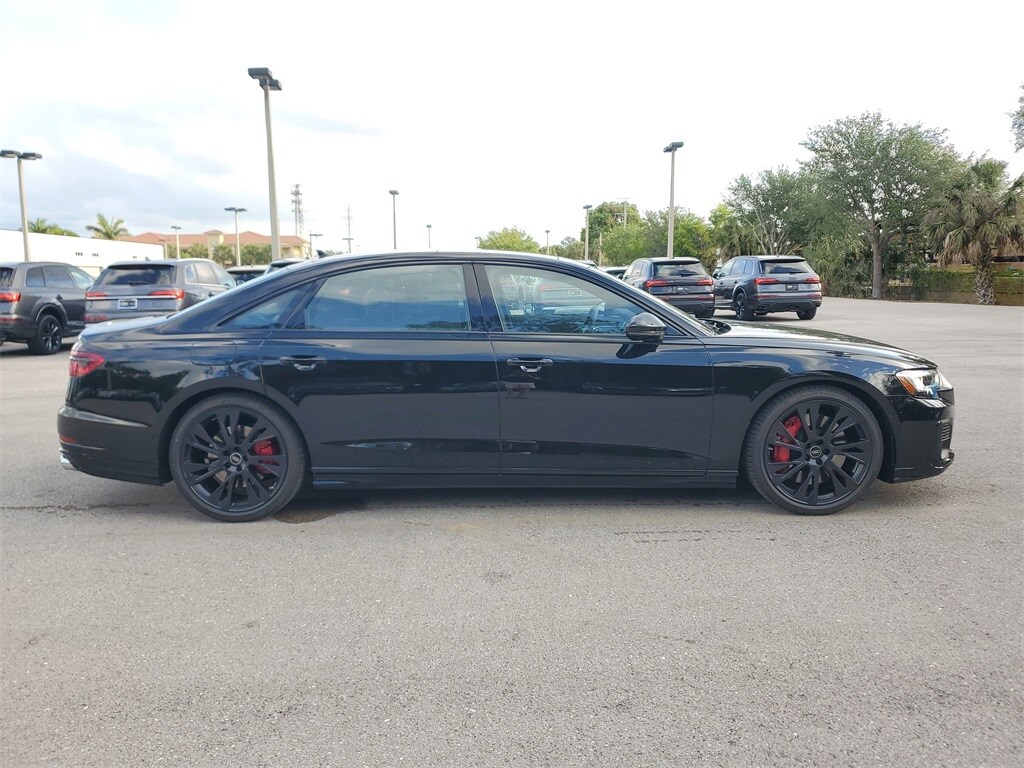 2025 Audi S8 4.0T photo 4