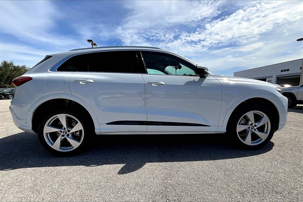 2025 Audi Q5 2.0T Premium Plus photo 3