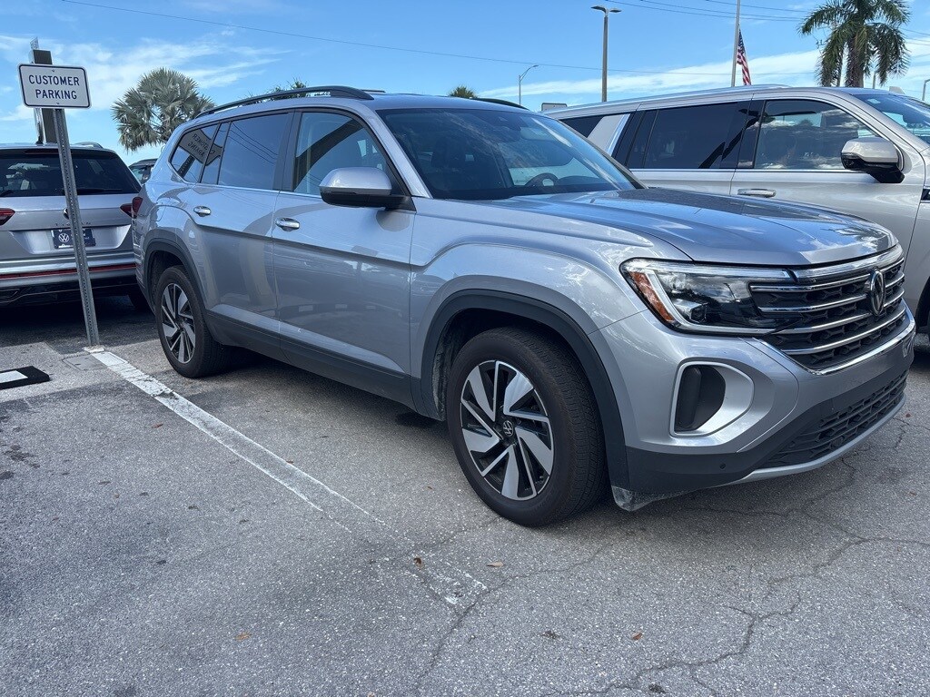 Used 2025 Volkswagen Atlas 2.0T SE w/Technology SUV