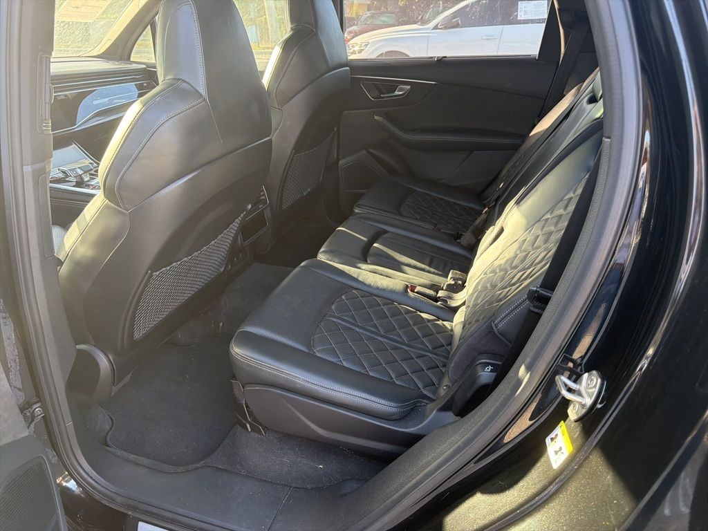 Certified 2022 Audi SQ7 Prestige