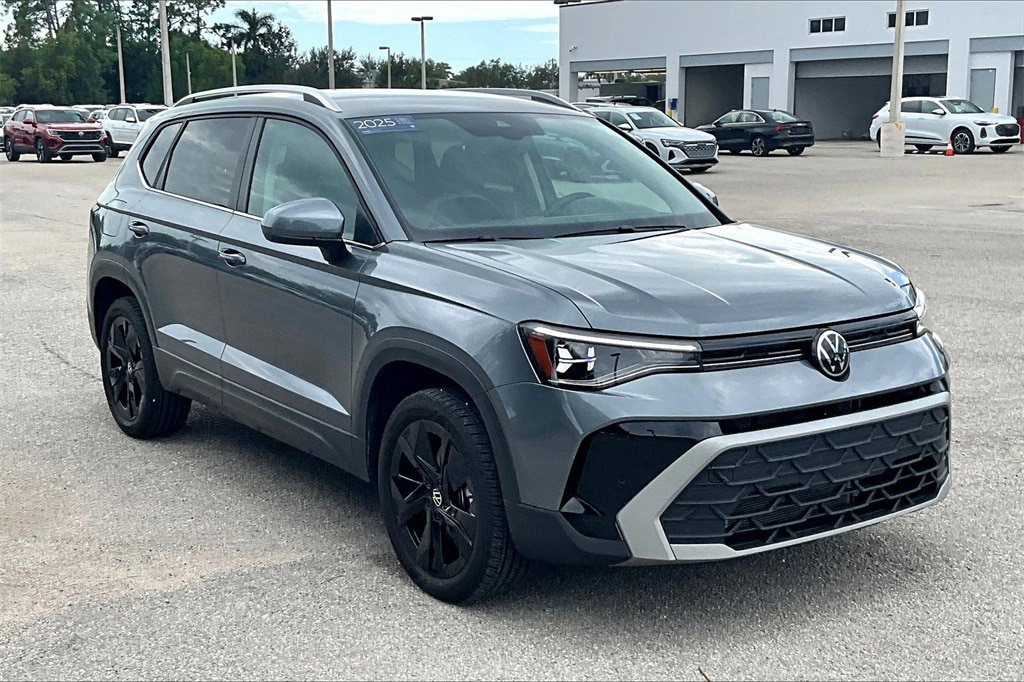 Used 2025 Volkswagen Taos 1.5T SE SUV