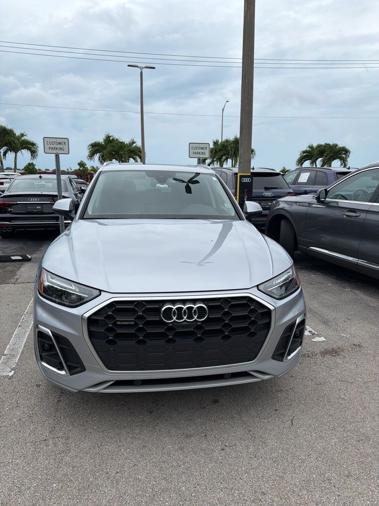 2023 Audi Q5 45 Premium Plus's photo