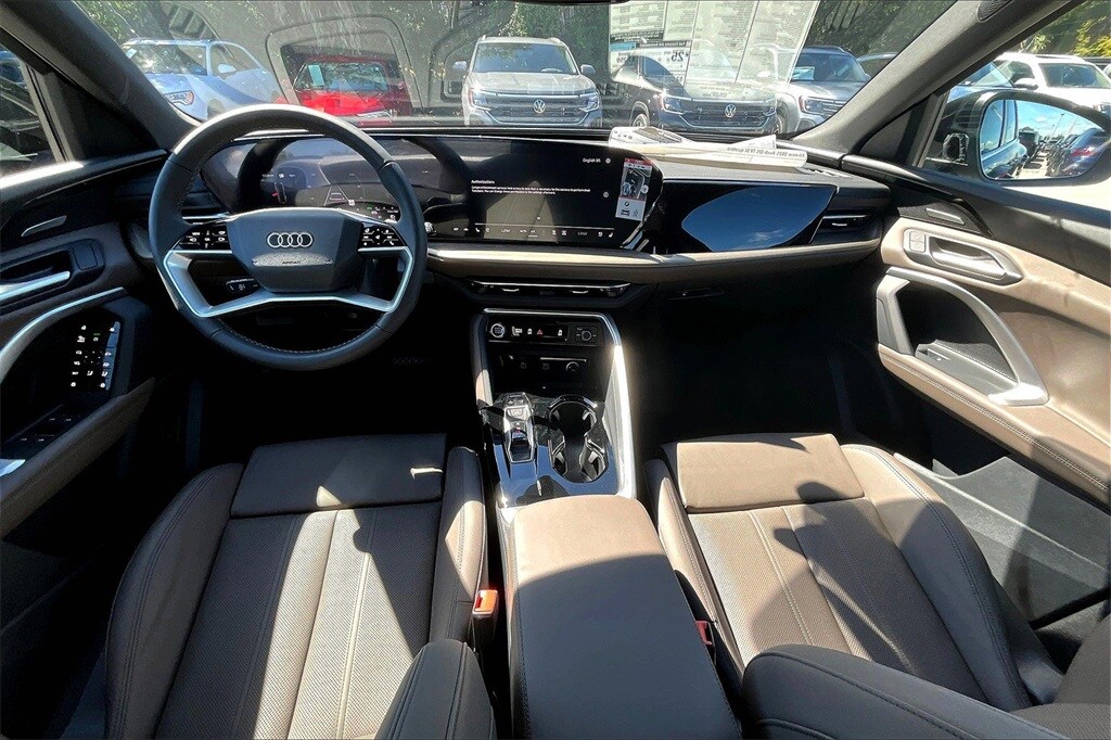 2025 Audi Q5 2.0T Premium Plus photo 3