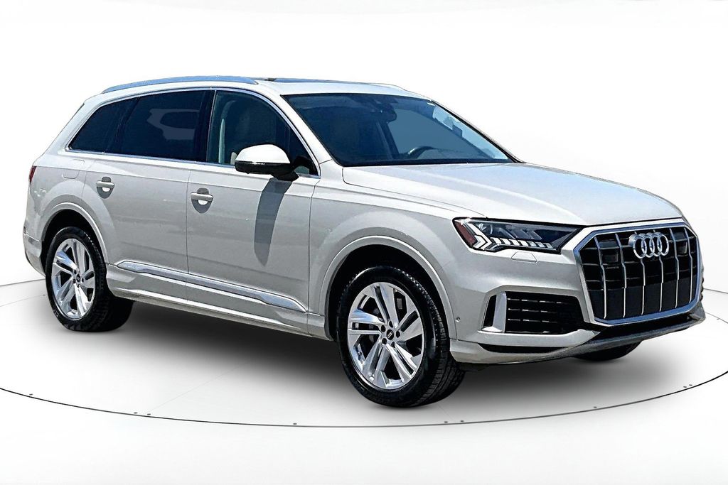 2023 Audi Q7 55 Premium Plus quattro Tiptronic's photo