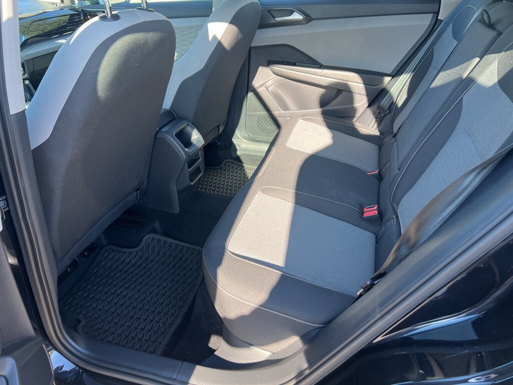 Used 2022 Volkswagen Taos 1.5T S SUV