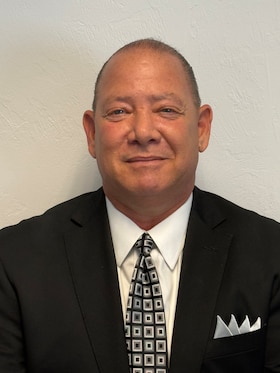 Staff member Ron Belson from ID_6829edea2699