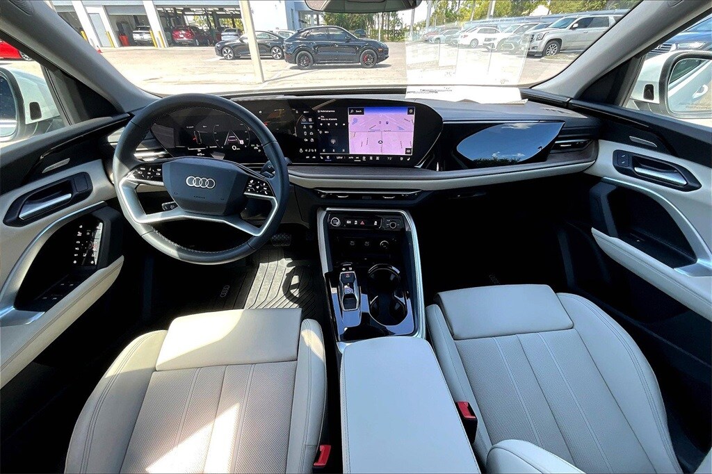 2025 Audi Q5 2.0T Premium Plus photo 3