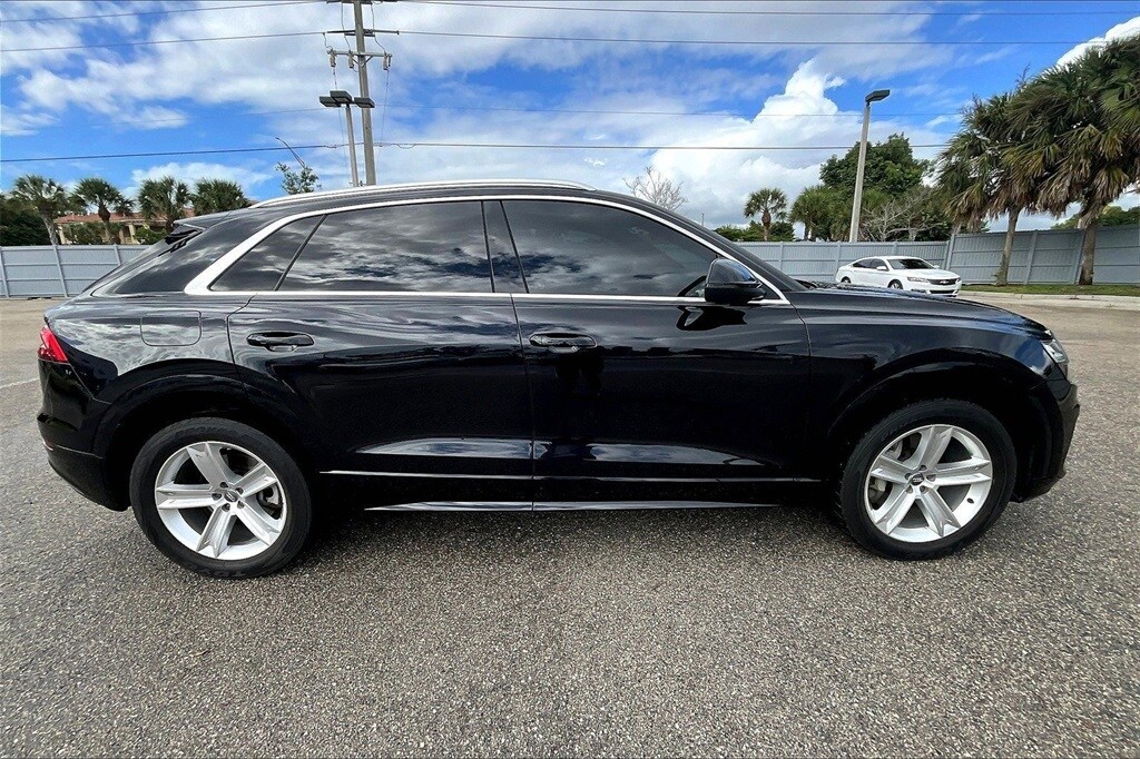 2019 Audi Q8 Premium photo 4