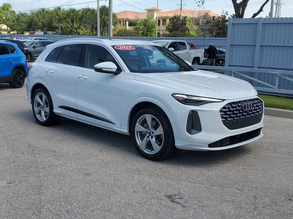 2025 Audi Q5 40 Prestige's photo