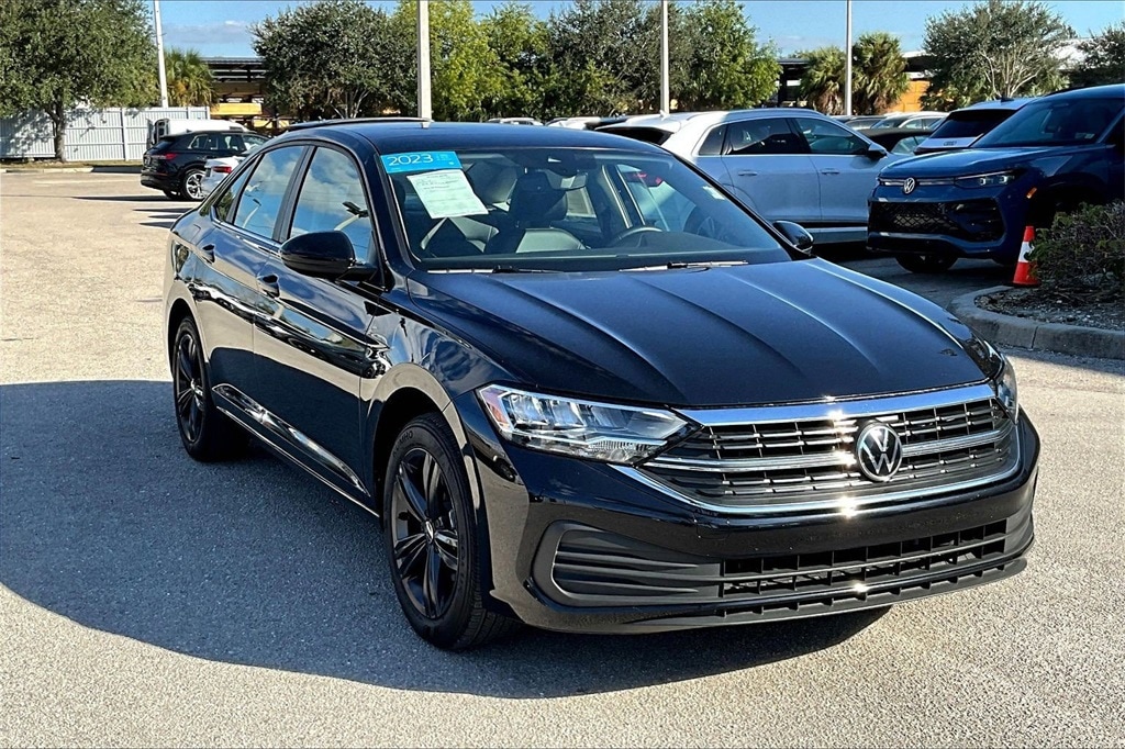 Certified 2023 Volkswagen Jetta 1.5T SE Sedan
