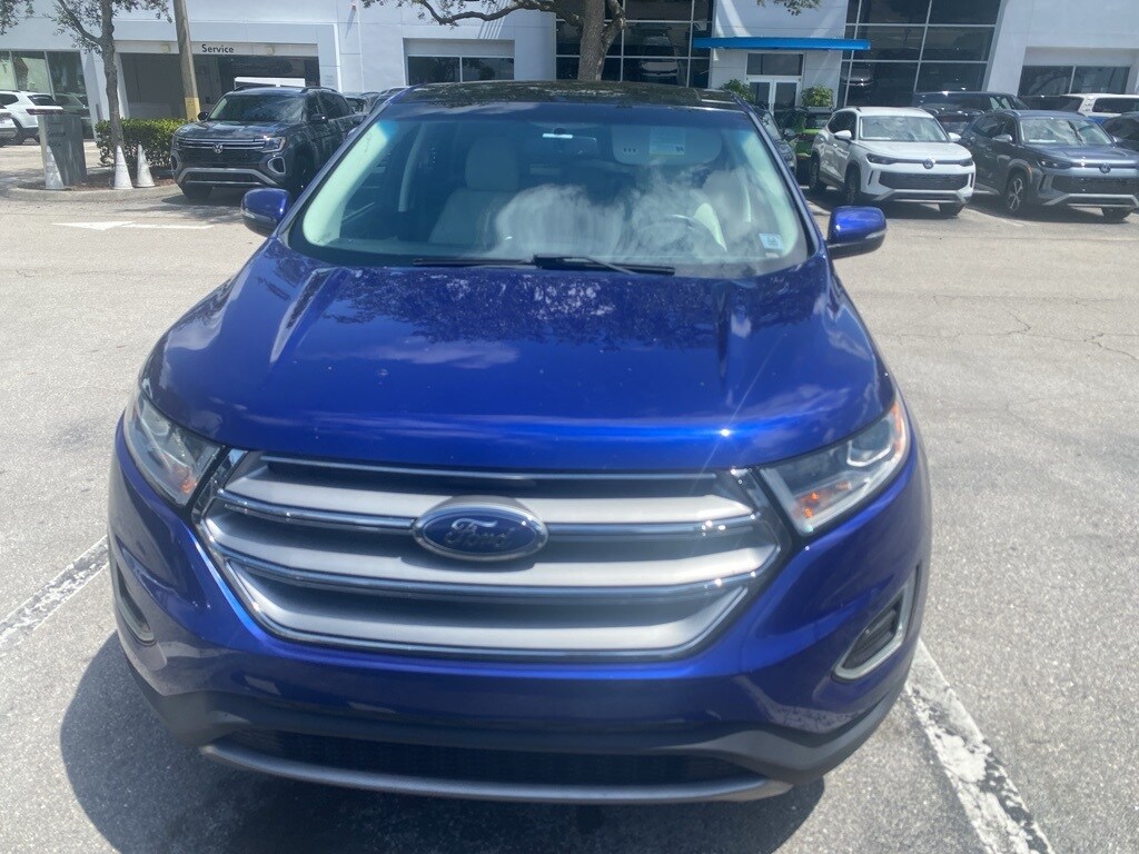 2015 Ford Edge Titanium photo 2