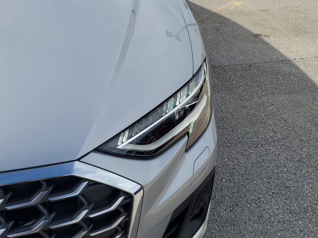 2025 Audi S8 Base - Photo 11