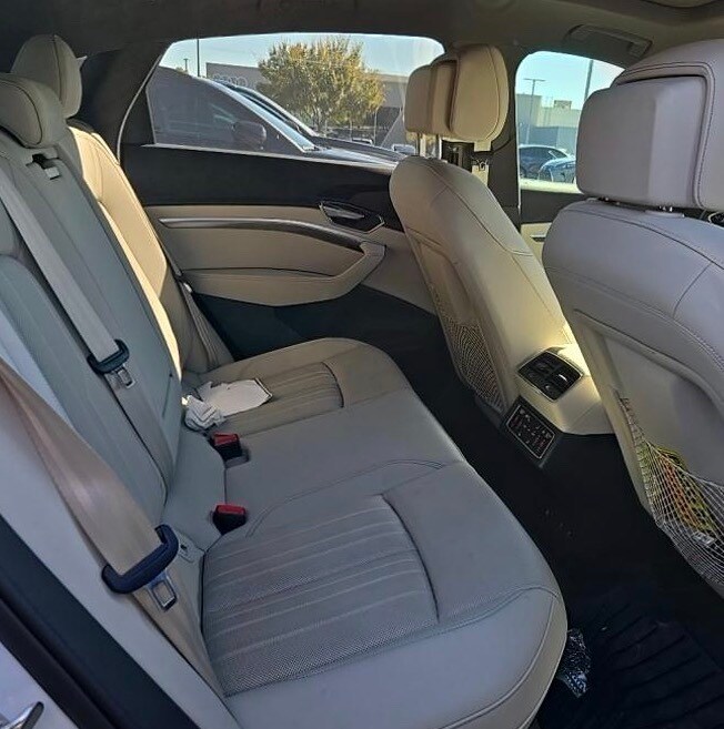 2024 Audi Q8 E-tron Premium Plus photo 3