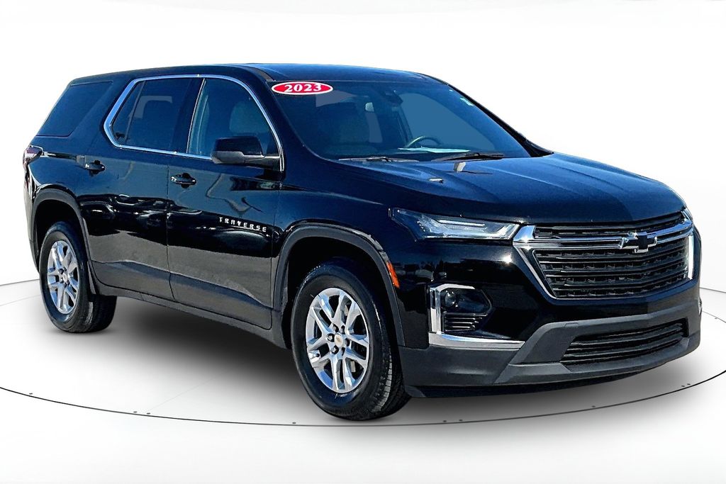 2023 Chevrolet Traverse FWD LS's photo