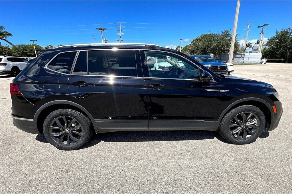 2022 Volkswagen Tiguan SE photo 4