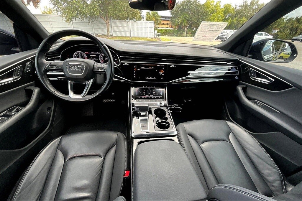 2019 Audi Q8 Premium photo 3