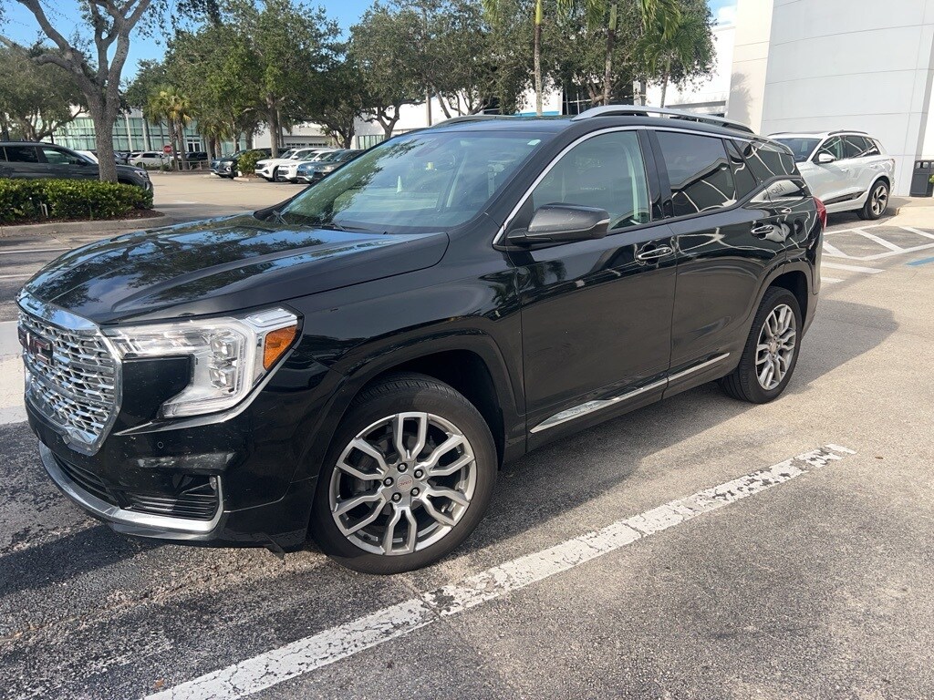 2023 Gmc Terrain Denali photo 2