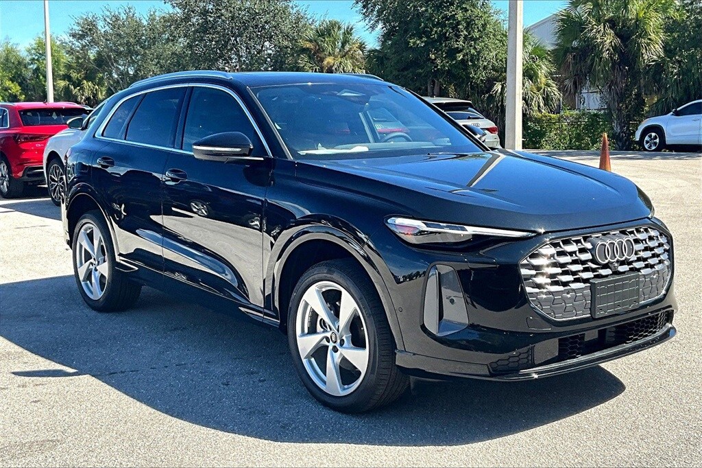 2025 Audi Q5 2.0T Premium Plus photo 2