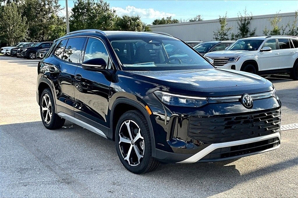 Used 2025 Volkswagen Tiguan 2.0T SE SUV