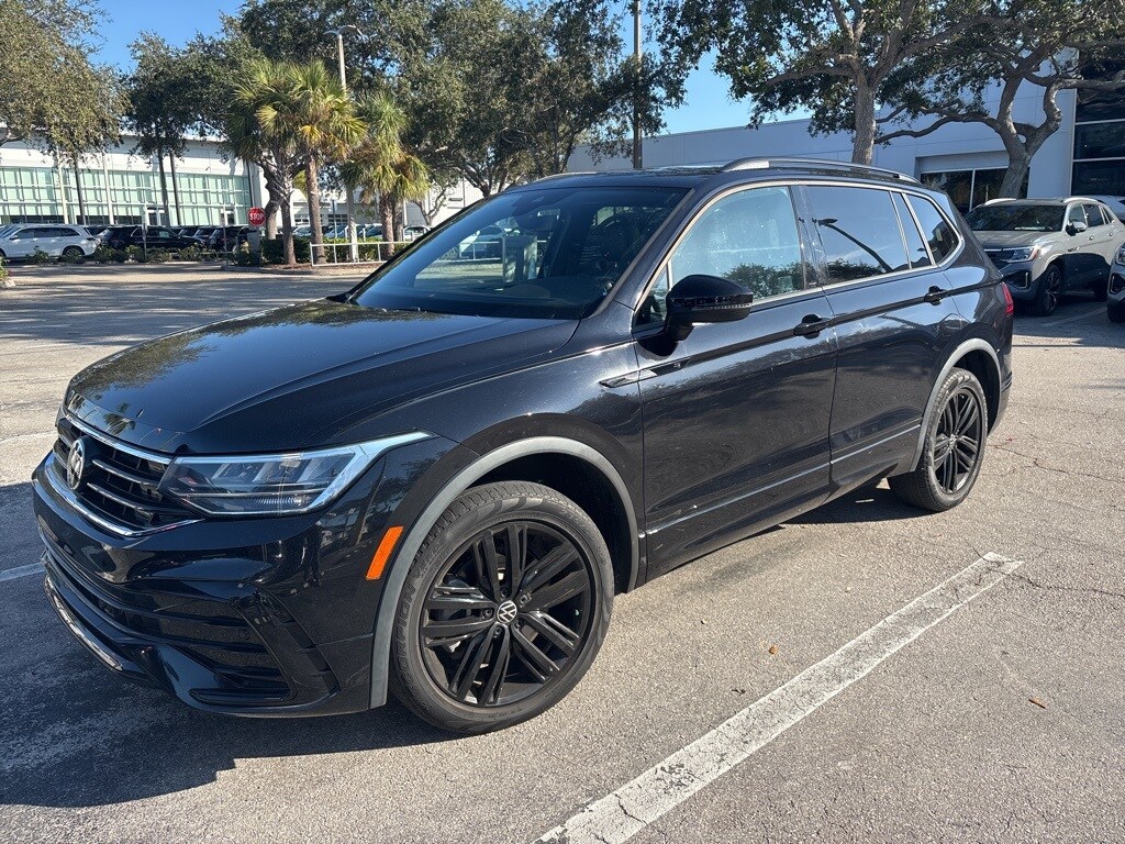 Certified 2022 Volkswagen Tiguan 2.0T SE R-Line Black SUV