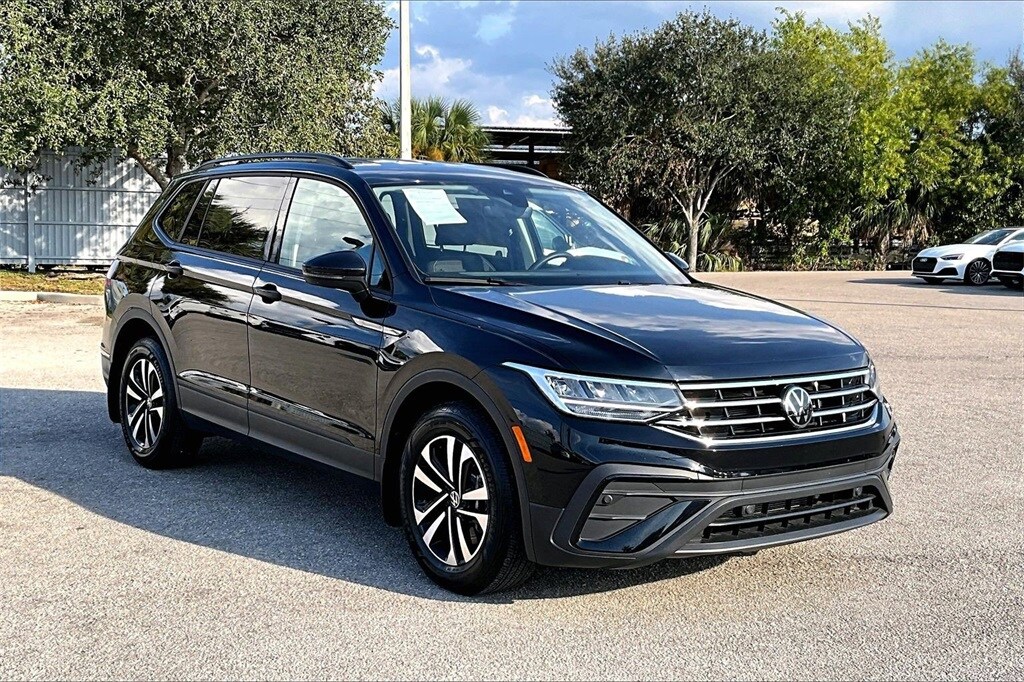 2024 Volkswagen Tiguan S photo 2